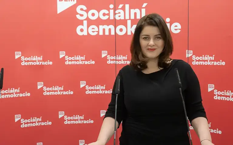 Jana Maláčová na tiskové konferenci