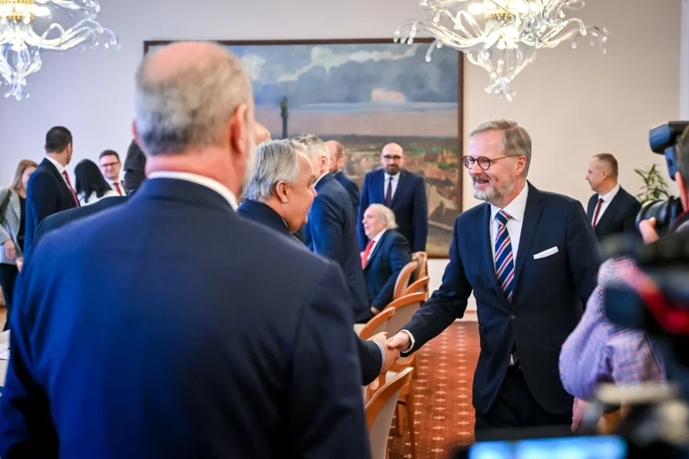 Petr Fiala se zástupci obranného průmyslu