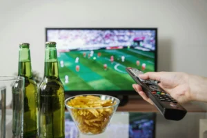 Televize pivo a brambůrky