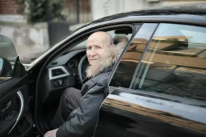 Senior za volantem