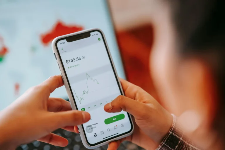 Nákup akcií na telefonu