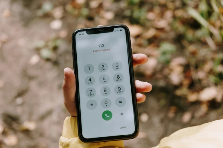 Mobilní telefon 112