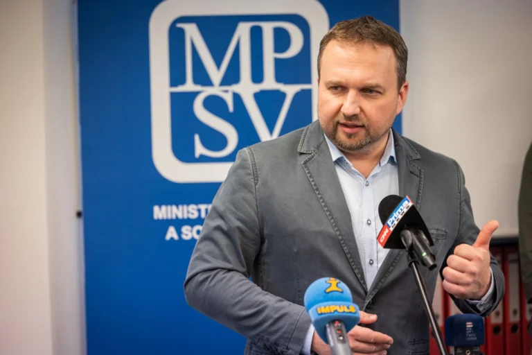 Marian Jurečka MPSV tisková konference