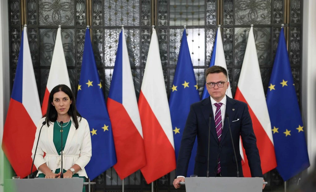 Pekarová Adamová v Polsku slíbila podporu proti ruským útokům