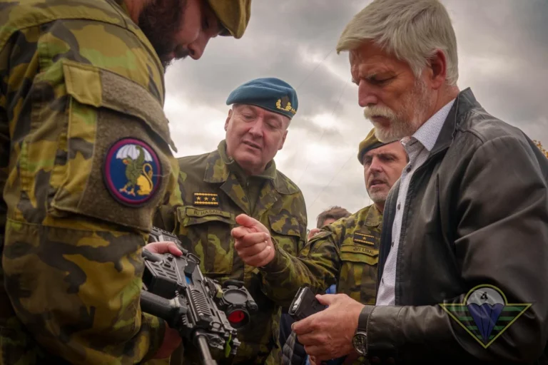 Petr Pavel u žatecké brigády