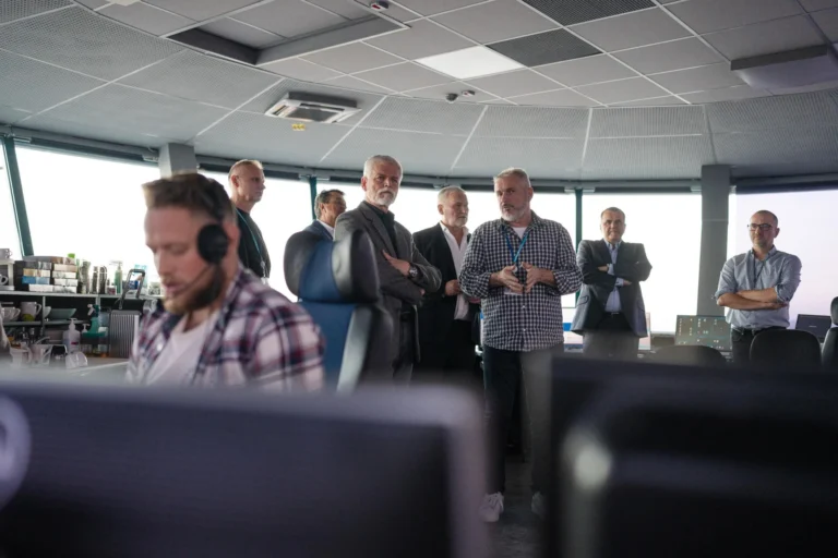 Prezident Pavel na letišti