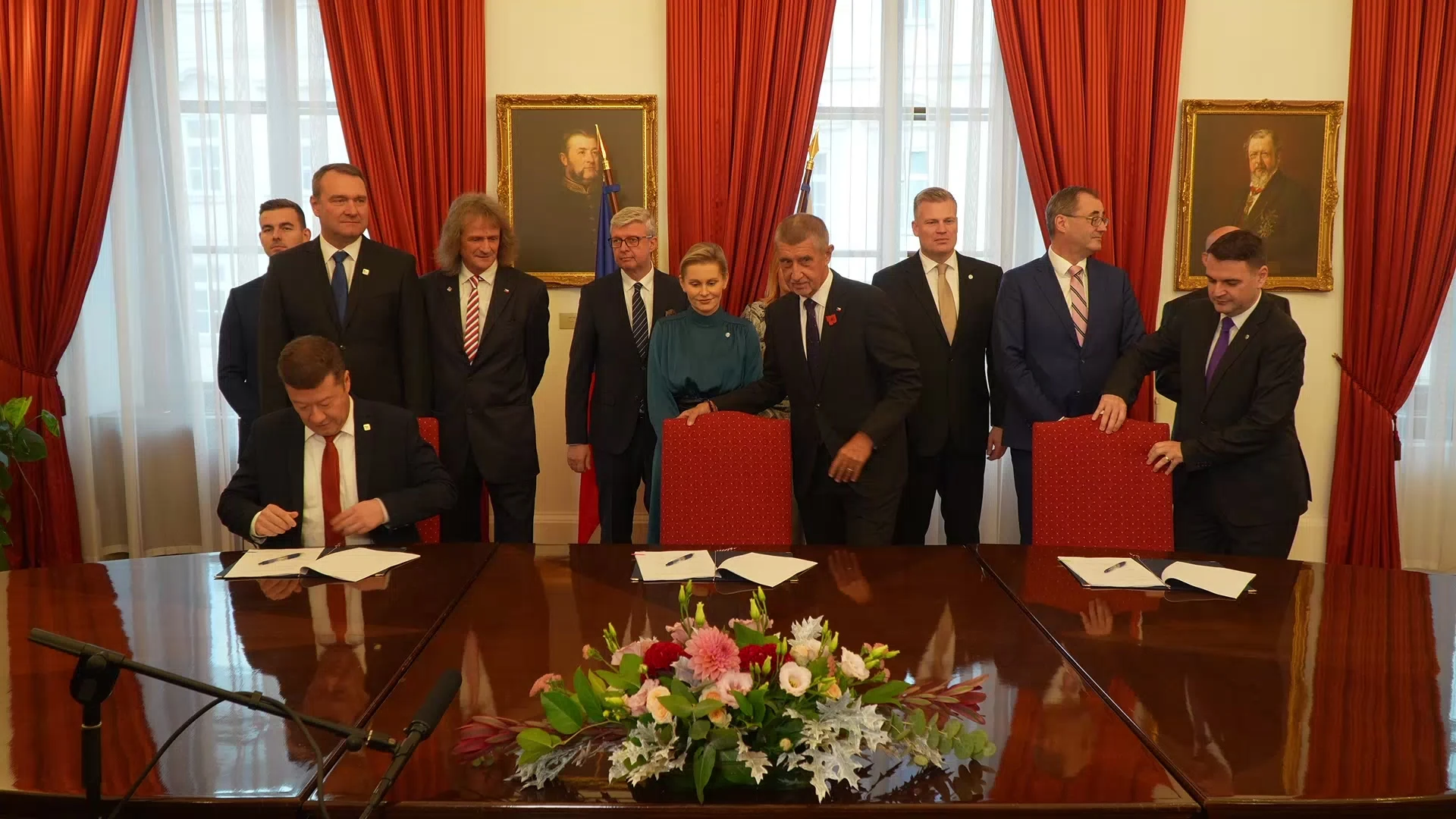 Podpis koaliční smlouvy ANO, SPD a Motoristé sobě