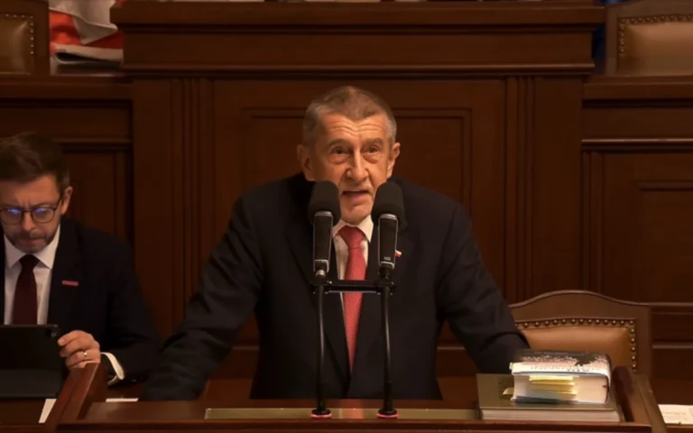Andrej Babiš v Poslanecké němovně