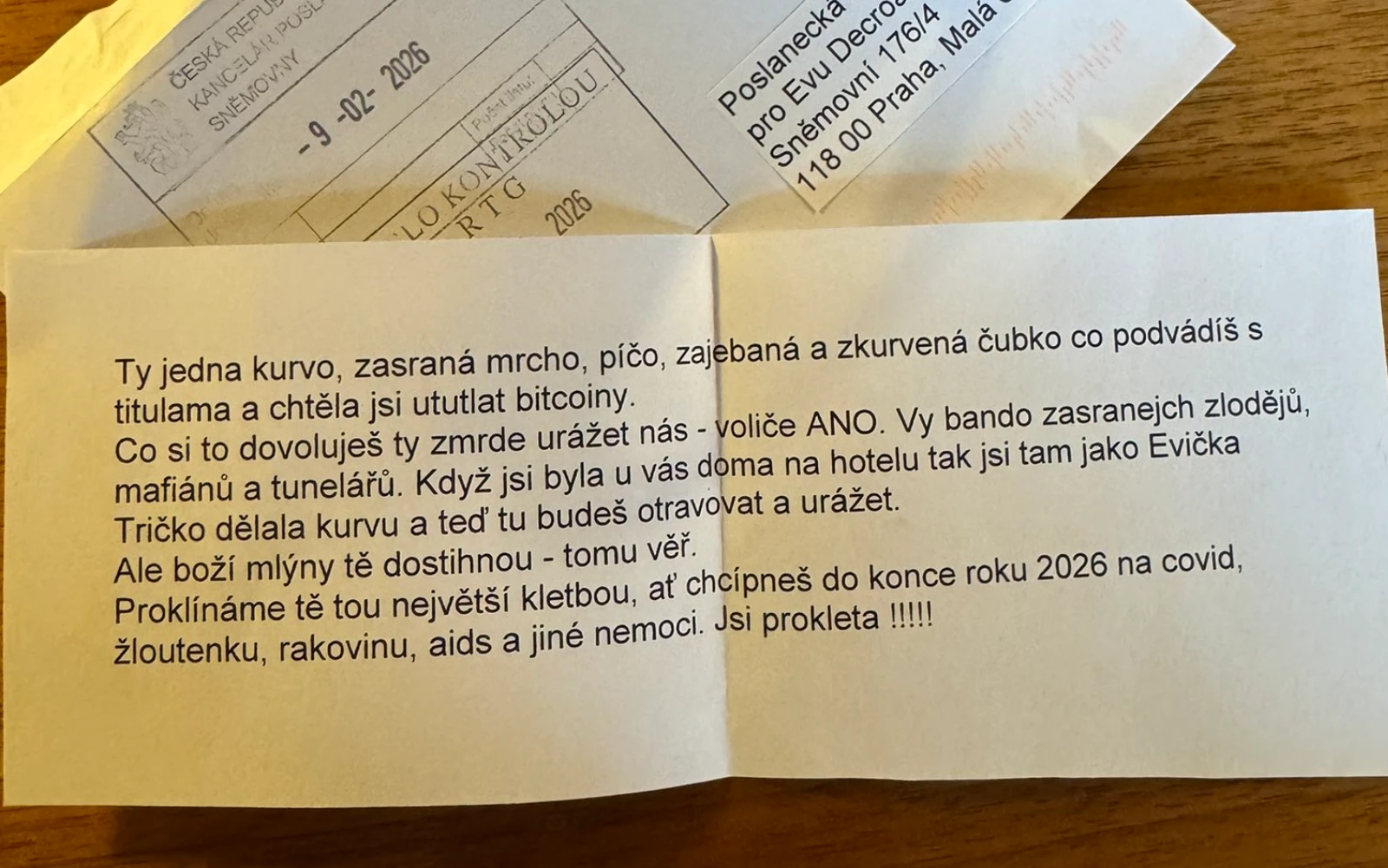 Výhružný dopis Eva Decroix