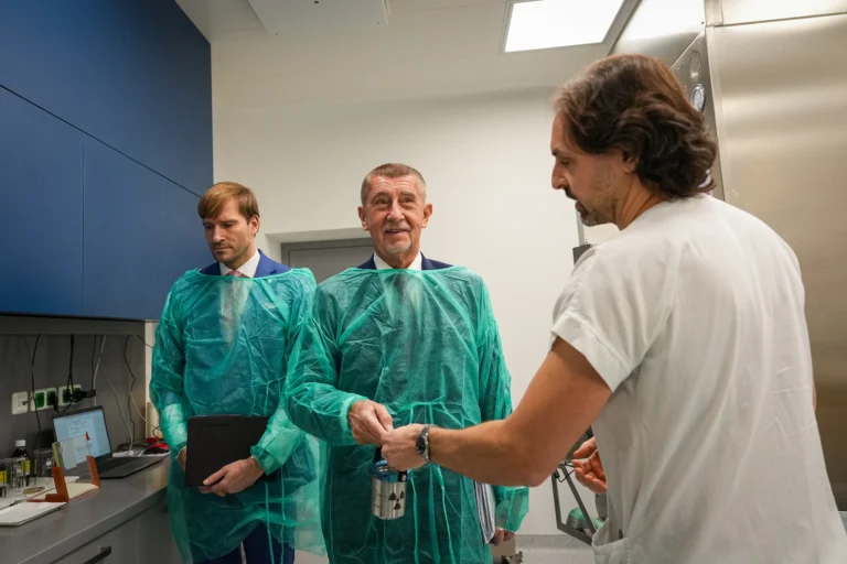 Adam Vojtěch a Adrej Babiš nemocnice