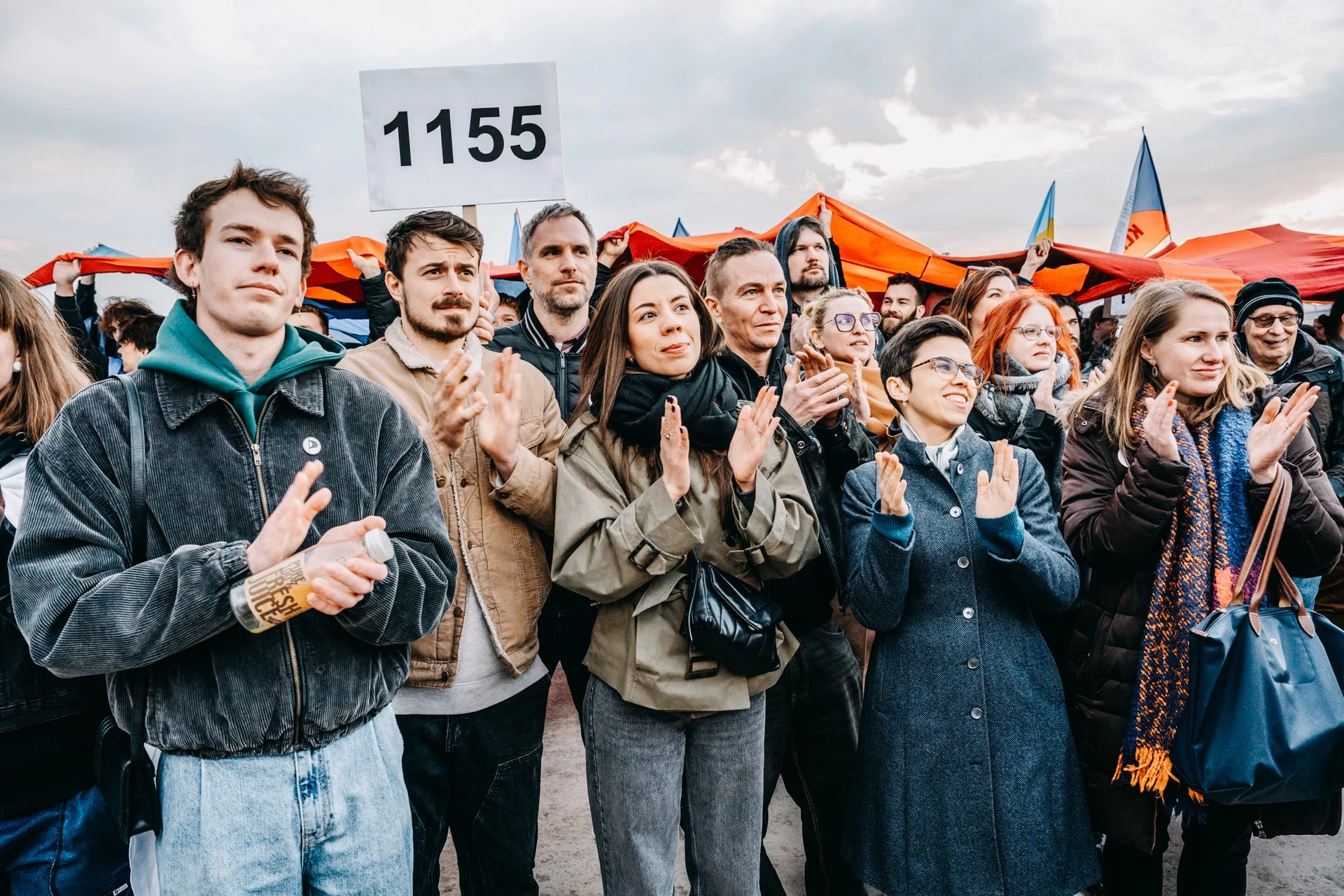 Piráti na demonstraci na Letné