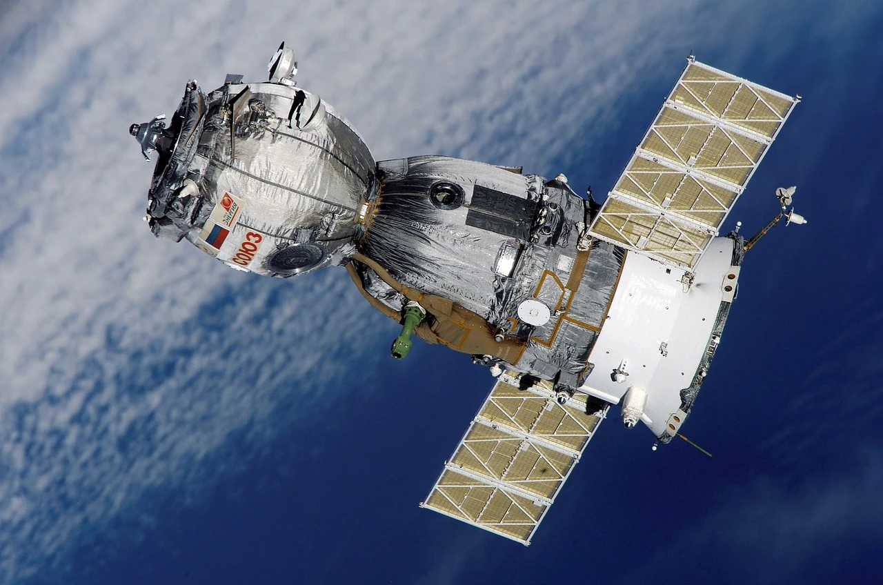 satellite, spacecraft, space, outer space, soyuz, spaceship, space station, orbital station, orbital space station