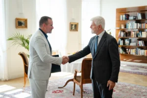Prezident Petr Pavel při setkání s Karlem Řehkou na Pražském hradě