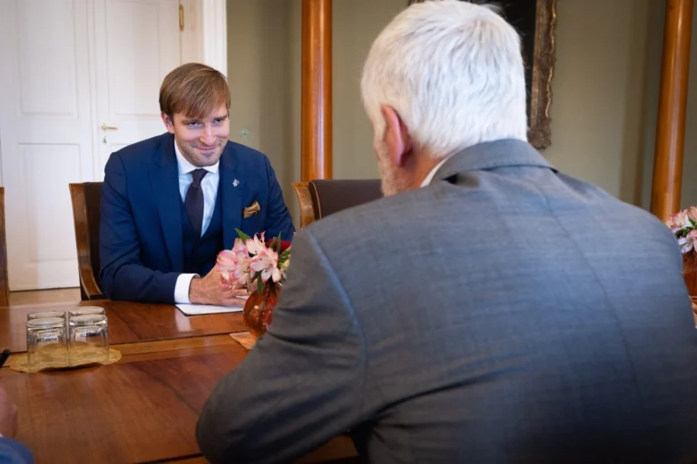 Prezident Petr Pavel a ministr zdravotnictví Adam Vojtěch na Pražském hradě