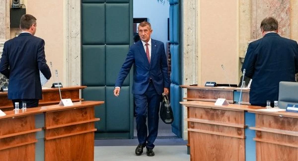 Jednání vlády ve Strakově akademii